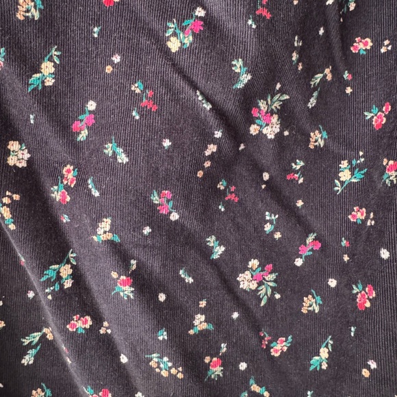 Time and Tru Black Floral Blouse - Picture 3 of 4